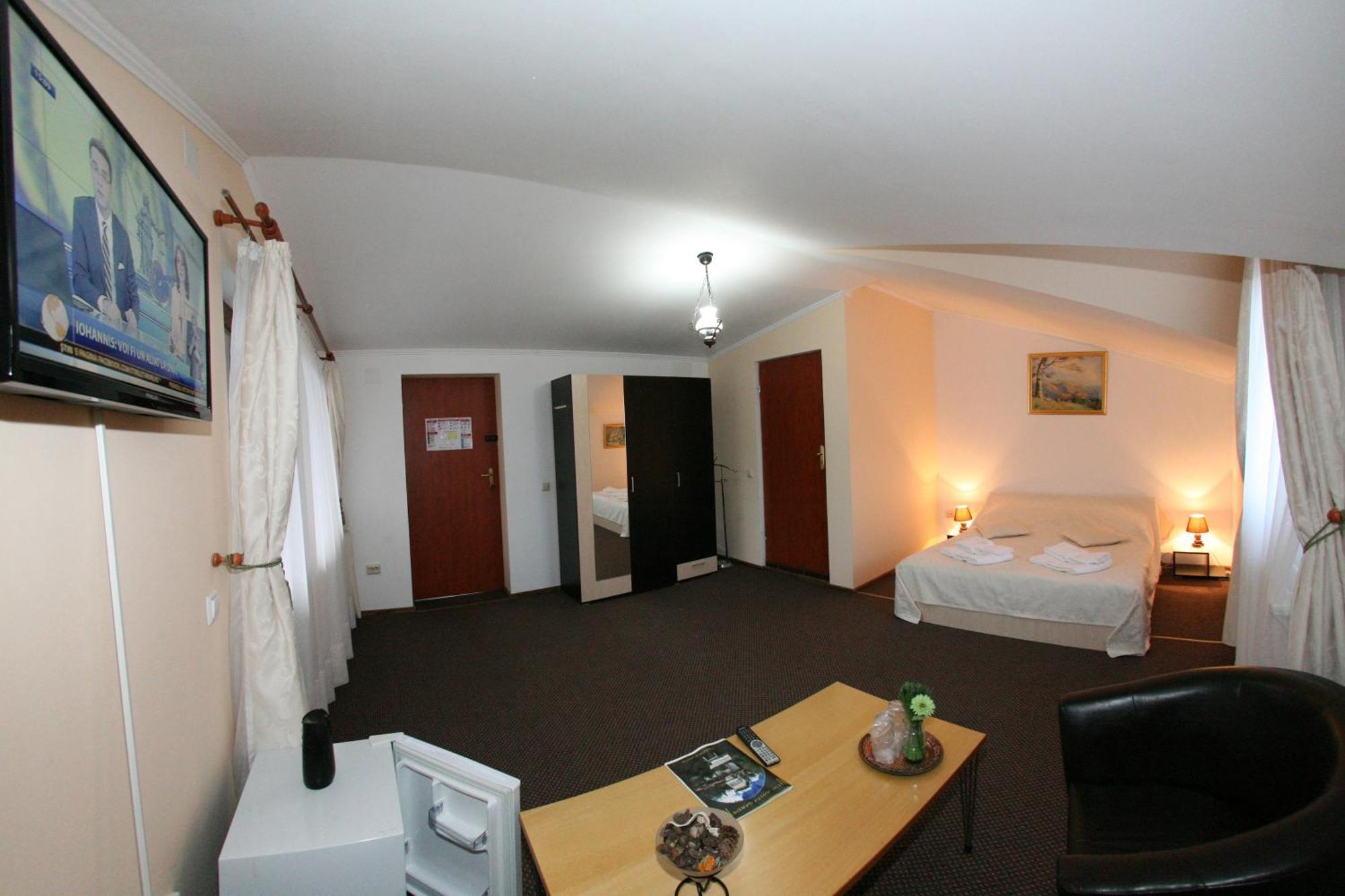 New Aosta Garden Hotell Sinaia Rum bild