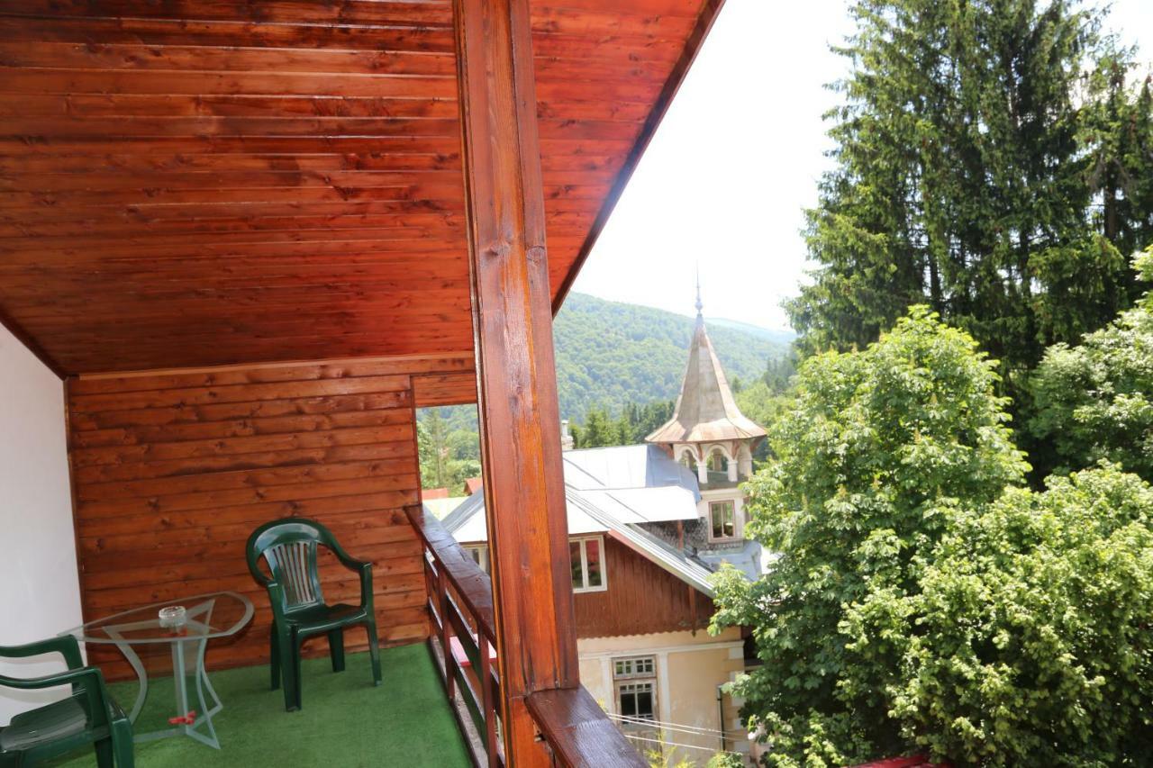 New Aosta Garden Hotell Sinaia Exteriör bild